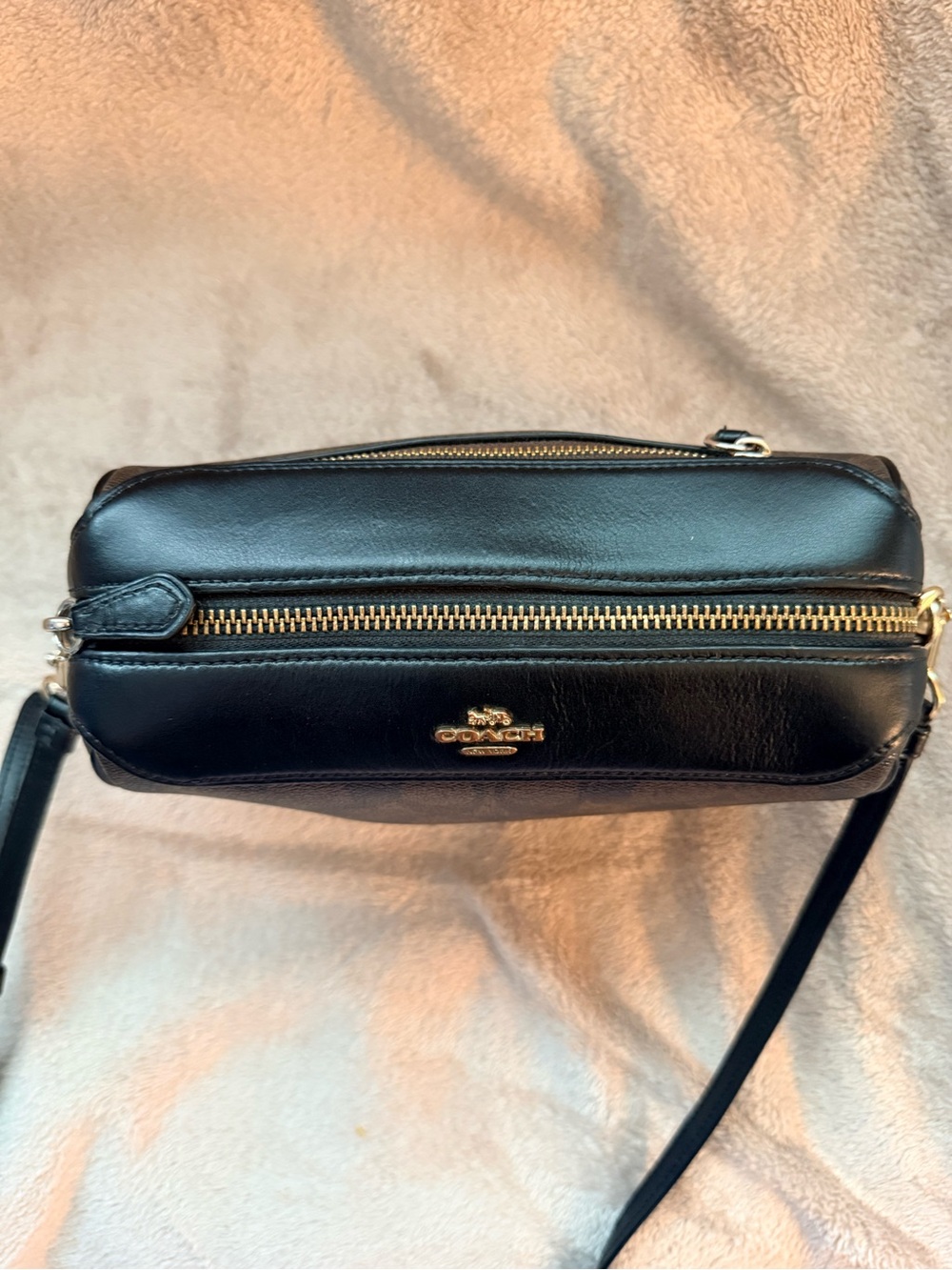 Coach Signature Crossbody Bag in Brown and black, gold colored hardware - Picture 4 of 8